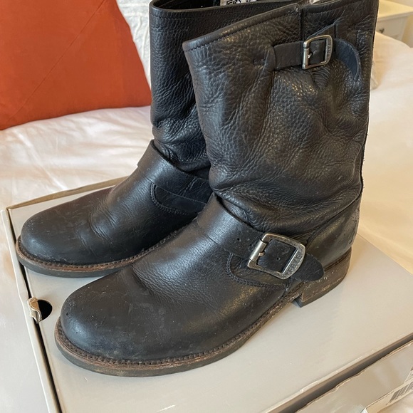 Frye Veronica Shortie Boot - Picture 2 of 8